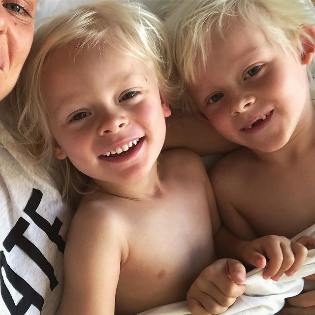 Elina Gollert with her two children Milas and Viggo. 